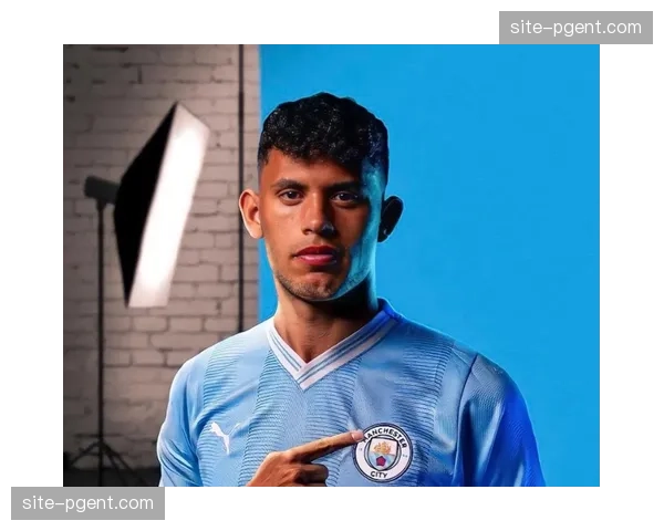 努内斯胸部做球助攻 曼城前场配合默契度提升